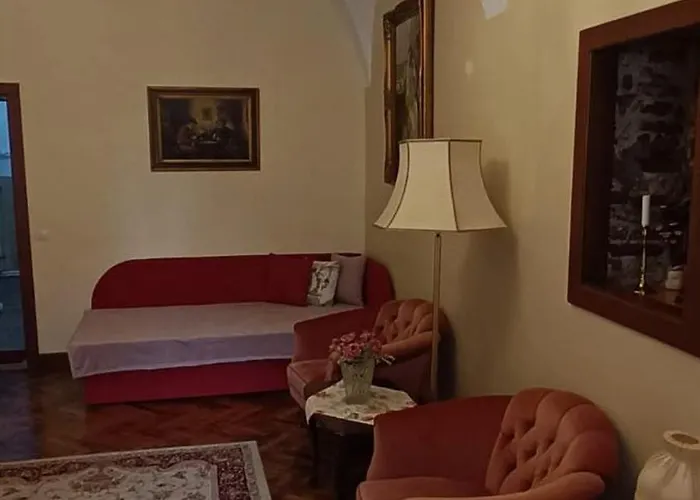 Vacation rental: Gothic House